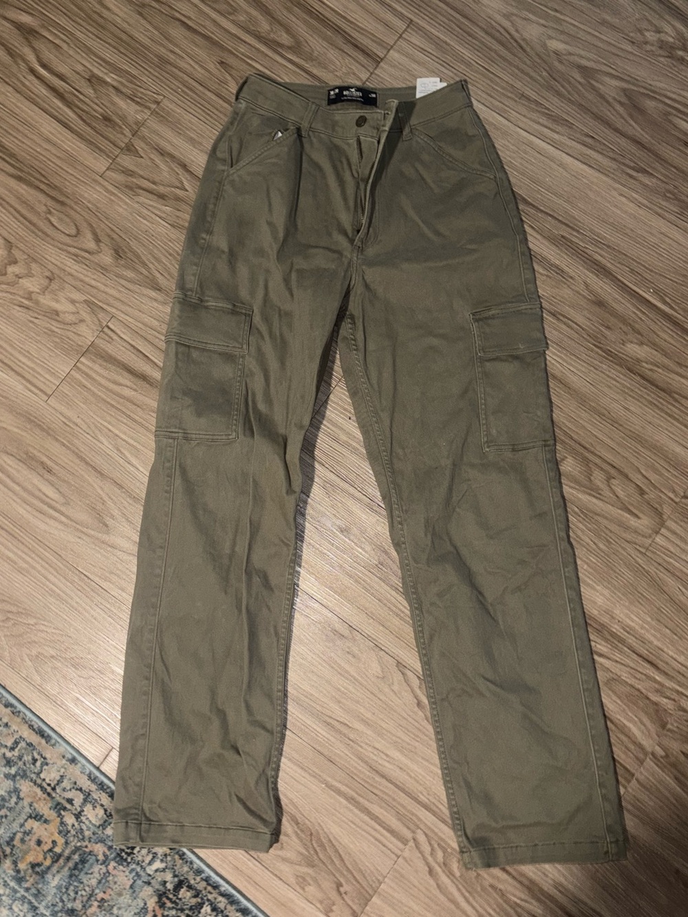 Hollister Olive Green Ultra High-Ride Dad Pant - Cargo Pants with Side Pockets